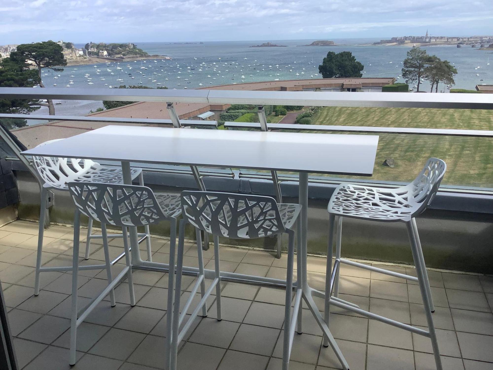 Heol - Appartement 2 Chambres - Vue Mer Et Parking Dinard Ngoại thất bức ảnh